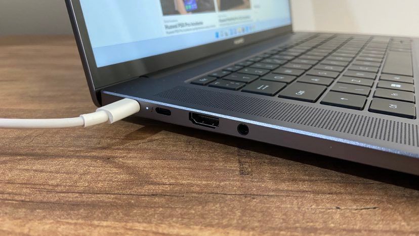 Huawei Matebook 16S review - 2022 model 5 Inputs